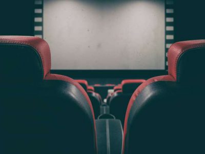 为何电影院椅子都是红色的？为何有时显示客满，进场却发现还有空位？揭电影院的５大秘密