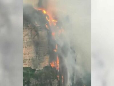 澳洲大火惊见「火瀑布」 超级山火烧掉7个新加坡